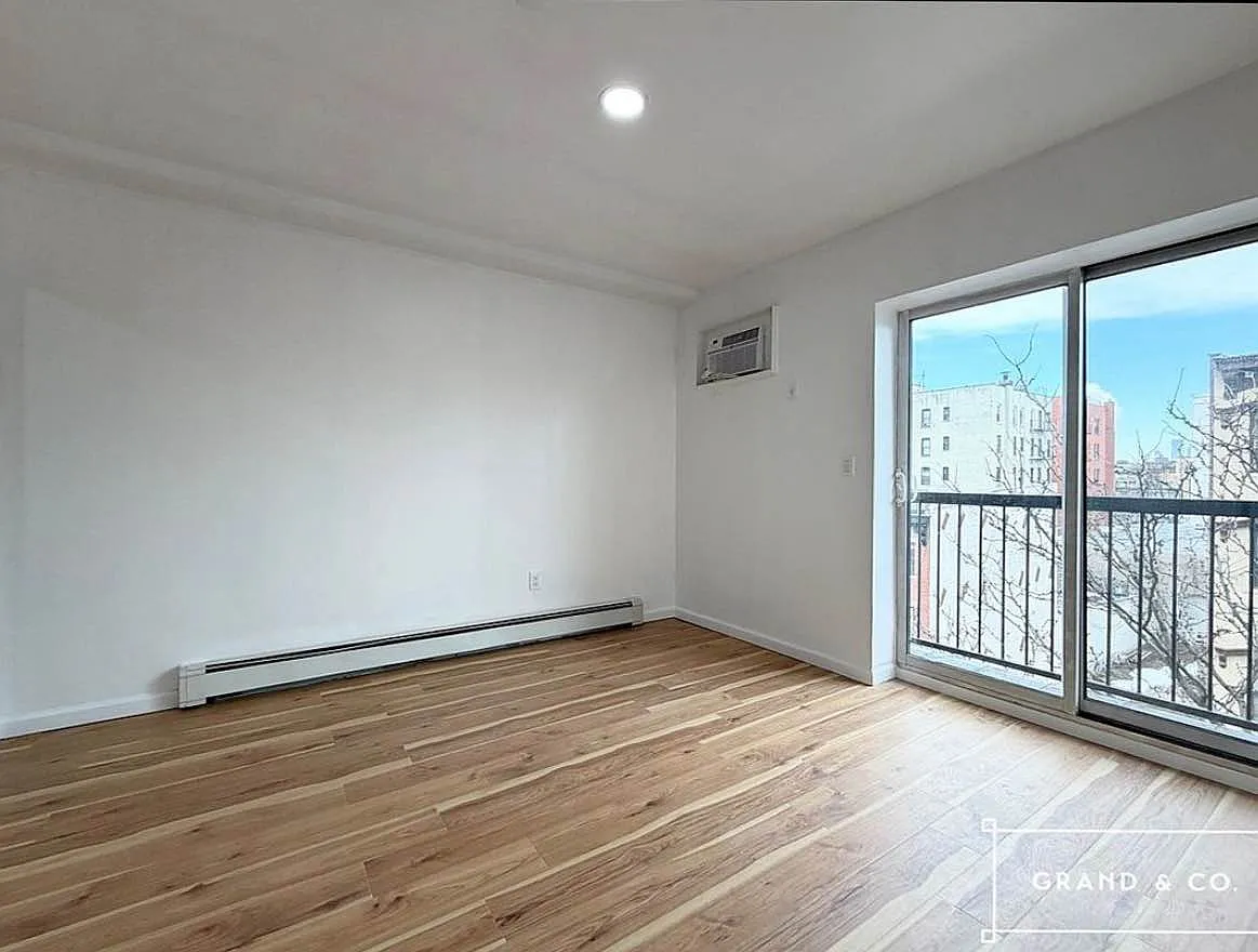 Building Photo - 340 Grand St #4F