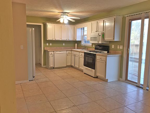 5th image of 100 Lone Oak Dr