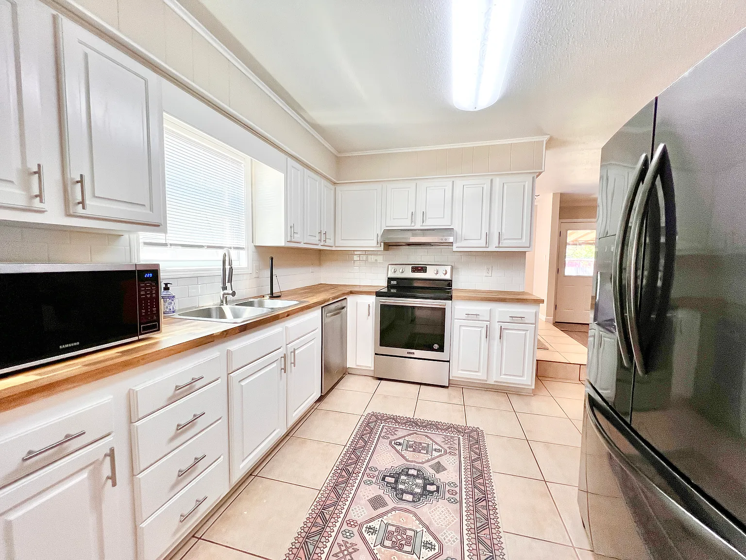 3 bed, 1663 sqft, $2,300 — Photo 2