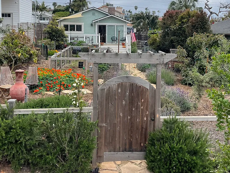 4525 Saratoga Ave — Photo 3