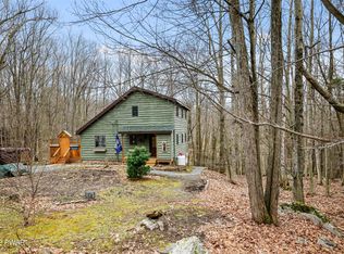 153 Eastwood Dr, Greentown, PA 18426