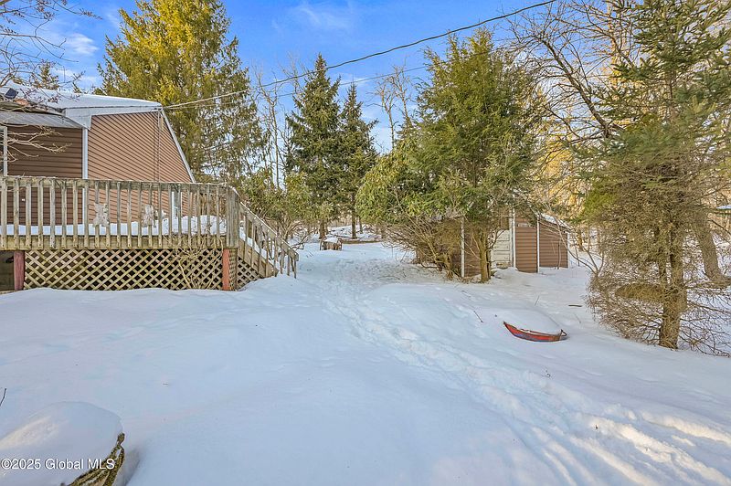 4th image of 681 Richardson Hill Road