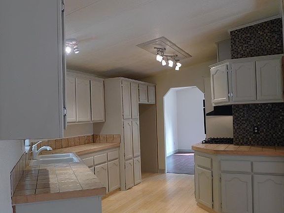 5th image of 8524 Santos Dumont Way #45