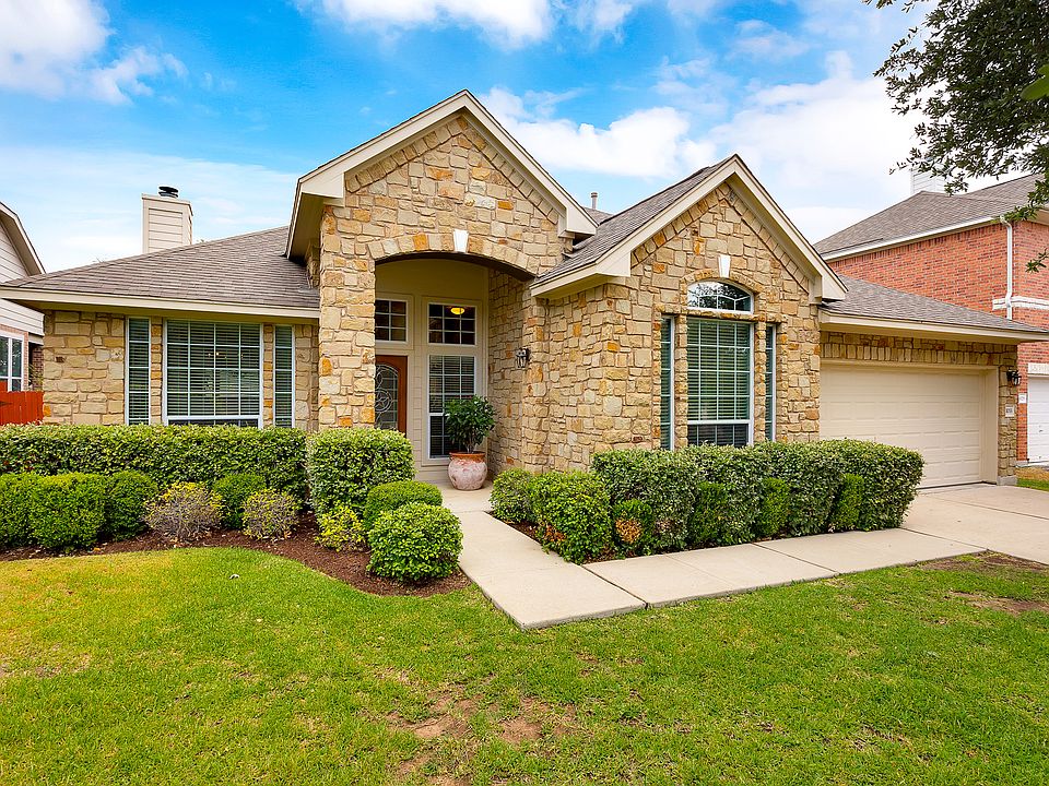 1033 Horseback Hollow