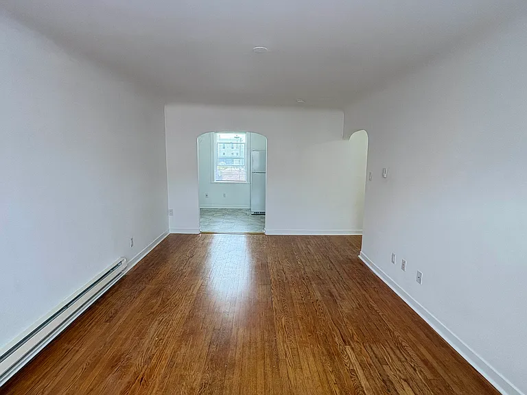 325 Summit Ave E #12 — Photo 4
