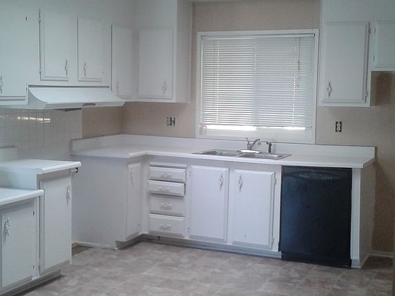 5th image of 43727 Elliot Ct