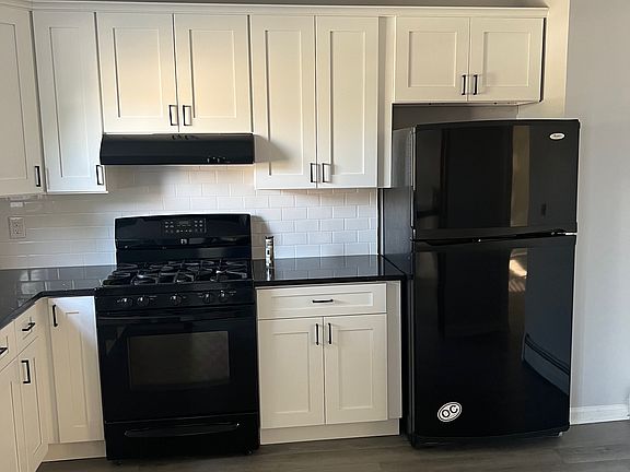 2nd image of 56 Harris St Floor 1
