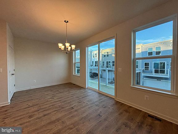 5th image of 18004 Alicia Ave