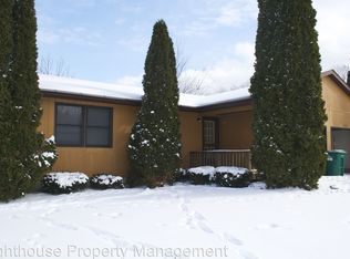 8592 Wabasis Ave NE, Rockford, MI 49341