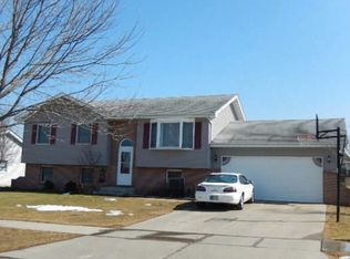 17401 Marion Dr, Lowell, IN 46356