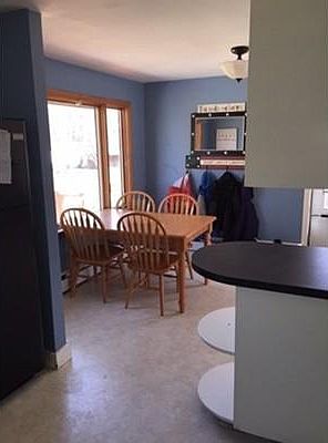 2nd image of 560 Summer St