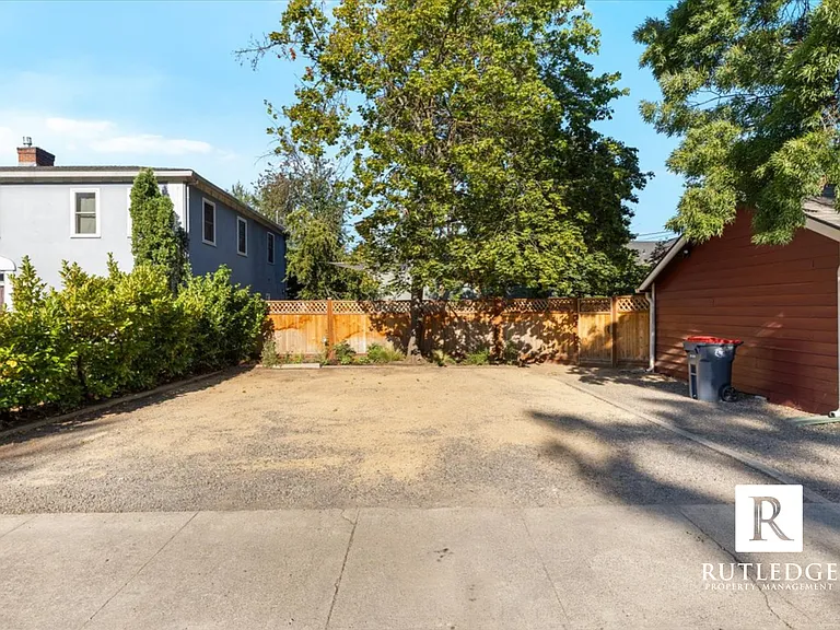 8 Willamette Ave — Photo 20
