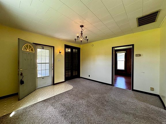5th image of 229 N Manor Ave