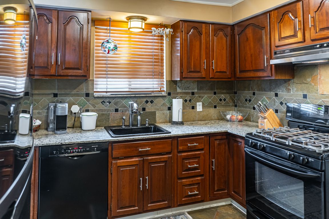 next background image