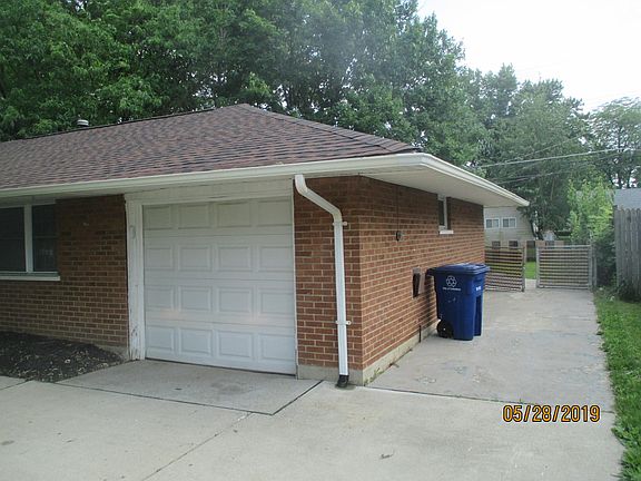 3rd image of 3541 Roswell Dr