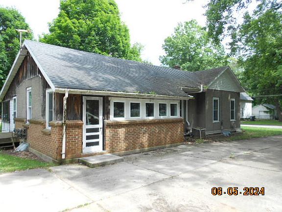 4th image of 356 W Franklin St
