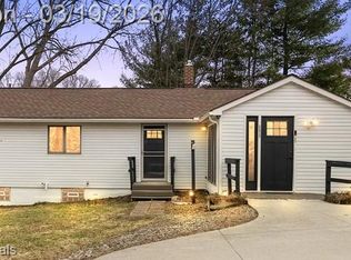 3205 Shimmons Rd, Auburn Hills, MI 48326