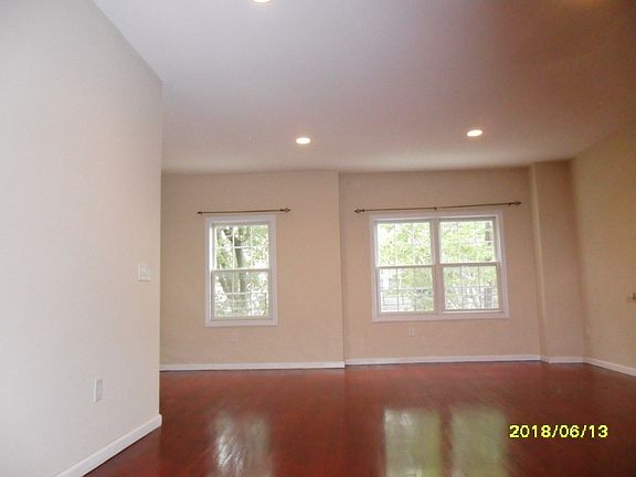 3rd image of 52 Spruce St #1