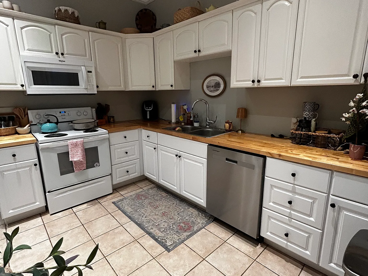 2 bed, 1012 sqft, $1,895 — Photo 4