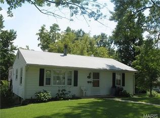 1136 Spring Ave, Saint Charles, MO 63301