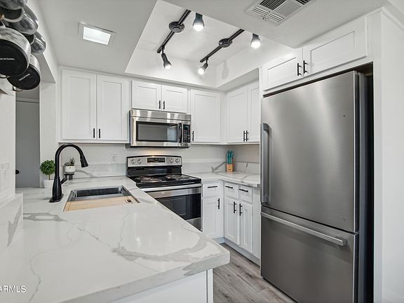 3rd image of 2311 E HARTFORD Avenue #3