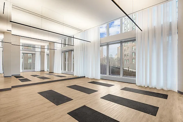 Sold by Extell Marketing Group | media 40