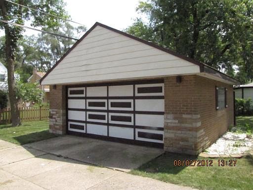 3rd image of 1401 S Manchester Ave