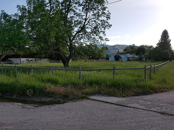 3rd image of 2009 37th Ave