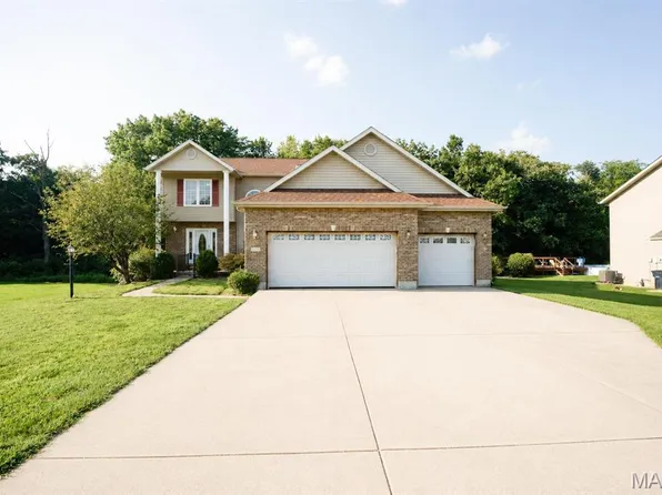 1059 Wolf Creek Ct, Staunton, IL 62088