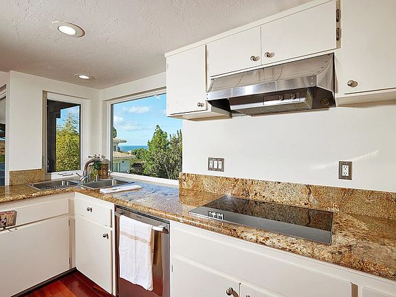 3rd image of 541 S Granados Ave