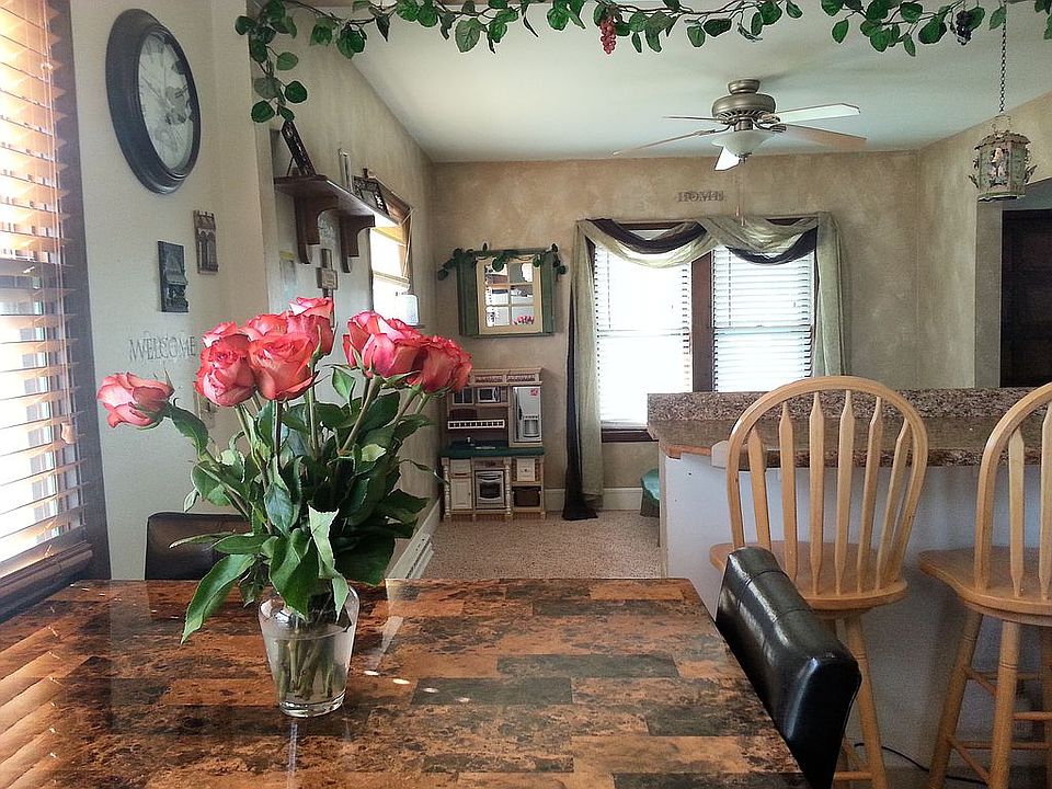 kitchen / dining room
