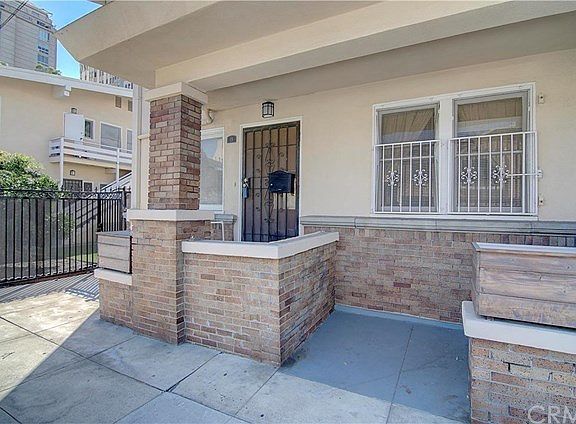 2nd image of 19 N Alboni Pl #19