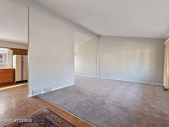 2nd image of 927 Fairlawn Ave