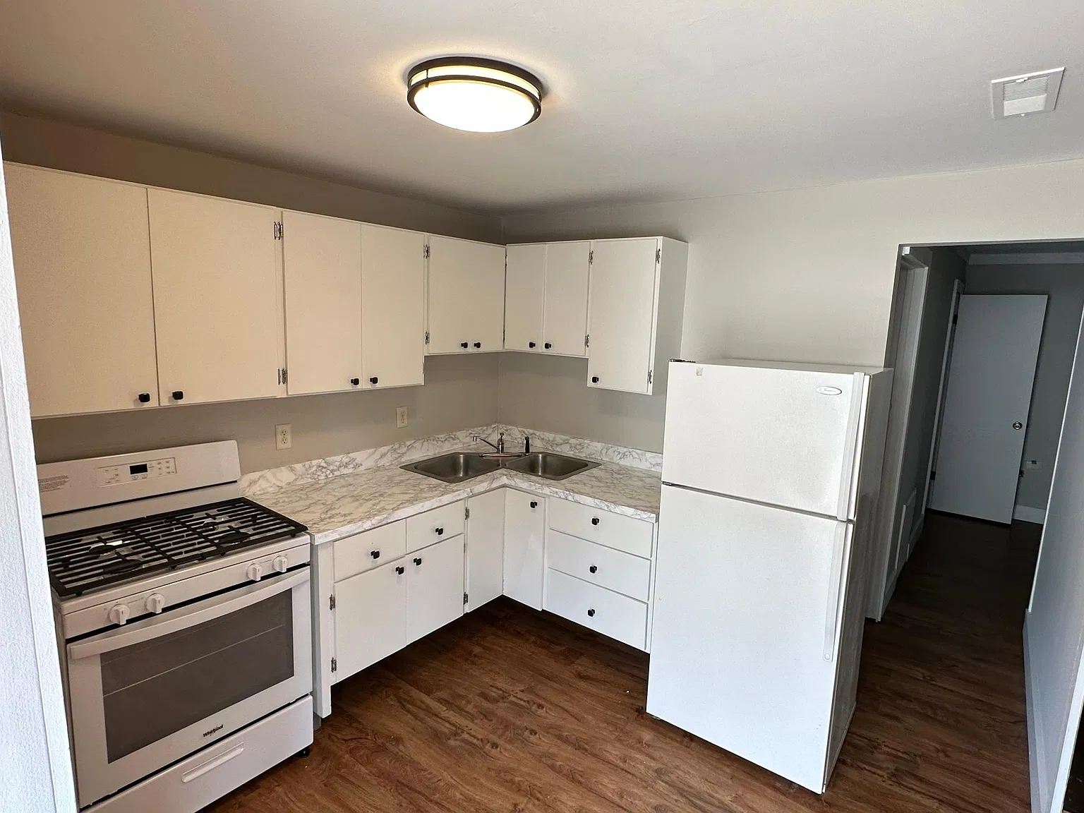 1 bed, $1,600 — Photo 2