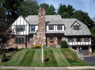 15 Fernwood Rd, West Hartford, CT 06119