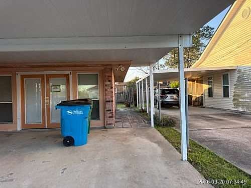 3rd image of 96 River Point Dr
