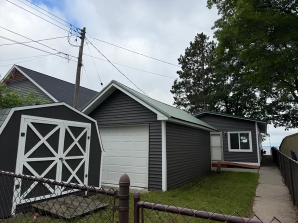 1504 Houghton View Dr, Houghton Lake, MI 48629