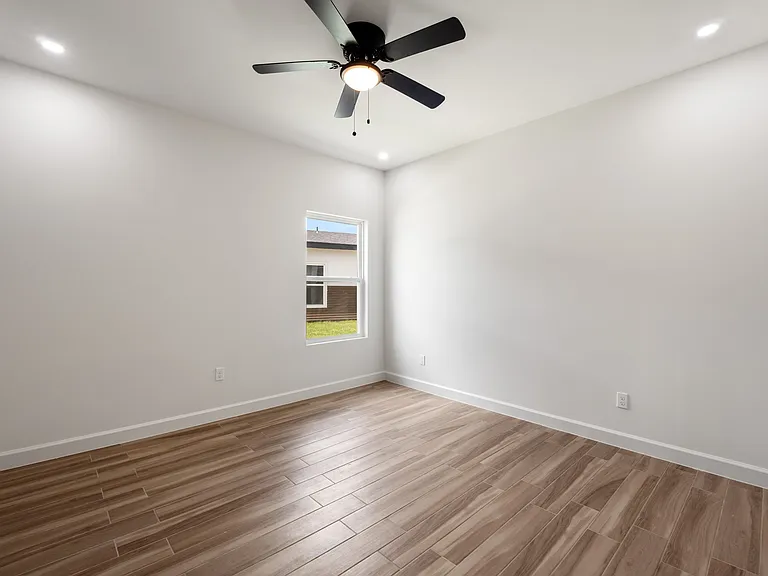 3601 Hidalgo Cir #B — Photo 6