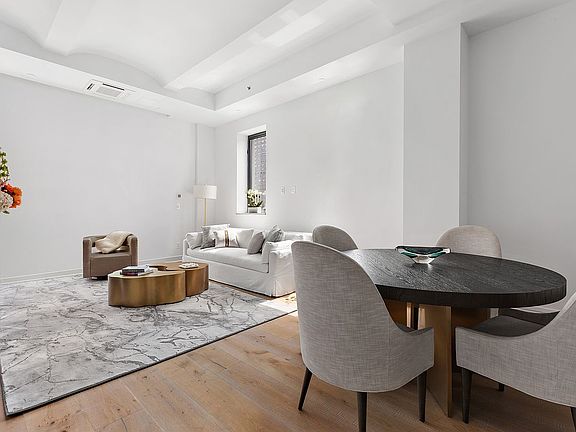 3rd image of 305 E 61st St #305