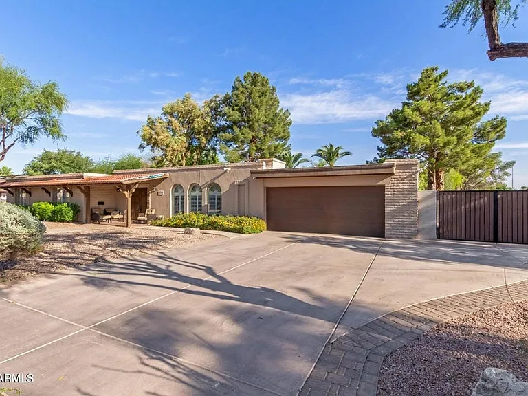 481 W Half Moon Way — Photo 3