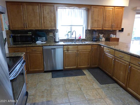 5th image of 5066 E Enid Ave