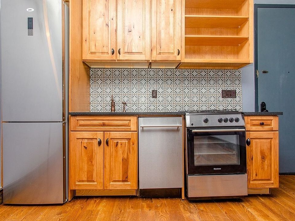 1st image of 311 Melrose St #B4