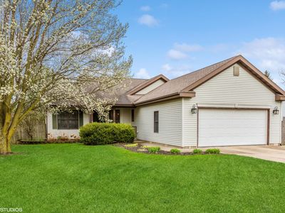 426 Symphony Cir, Saint Joseph, MI, 49085