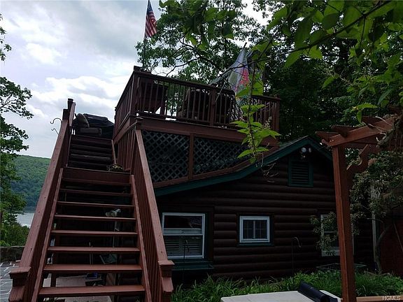 4th image of 4 Forest Ln