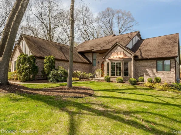 6165 Woodcock Ct, Washington, MI 48094