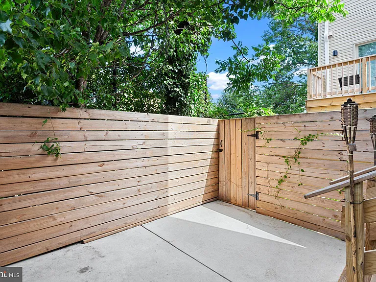 2528 N Hope St #1 — Photo 24