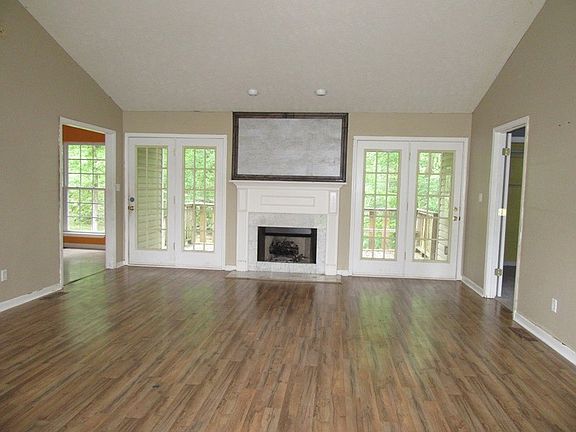 2nd image of 340 Station Dr