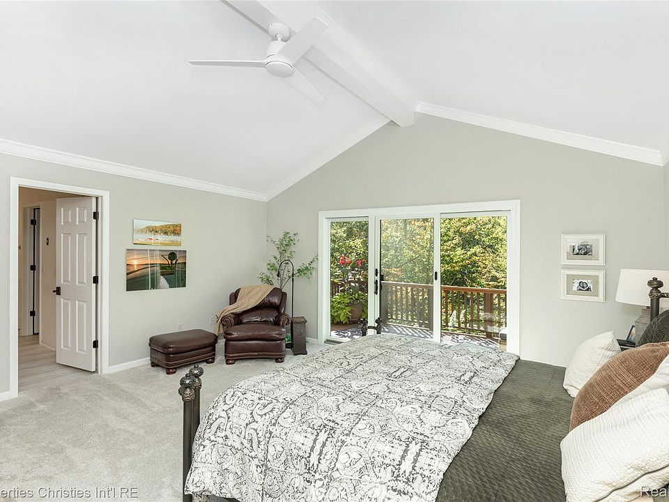 22241 Village Pines Dr, photo 15