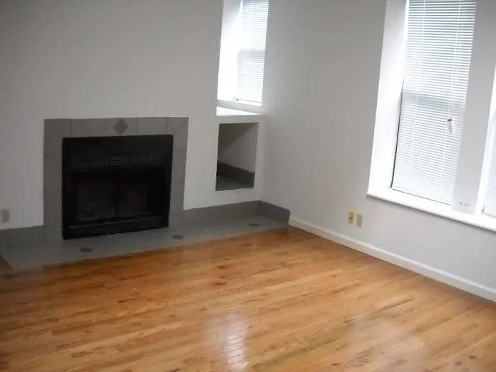 5387 Pershing Ave #E — Photo 5