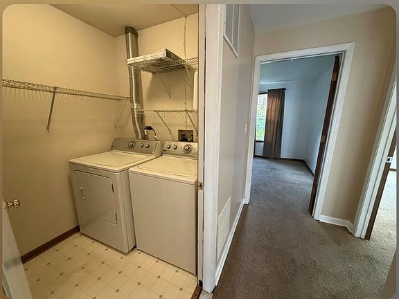 5th image of 311 Sheffield Ct APT 1